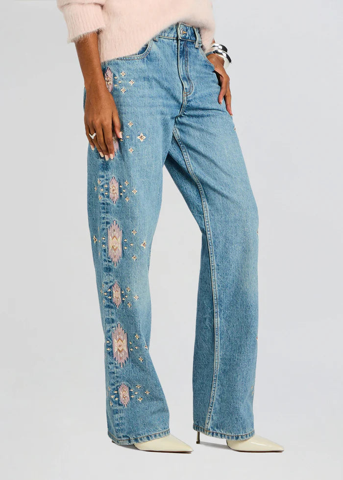 Vero Embroidered Jean